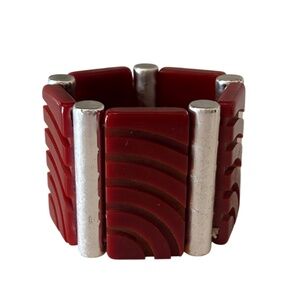 Vintage Bakelite Carved Stretchy Bracelet ca 1940s-50s